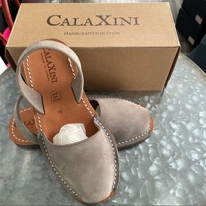 CalaXini Leather Grey Sandals